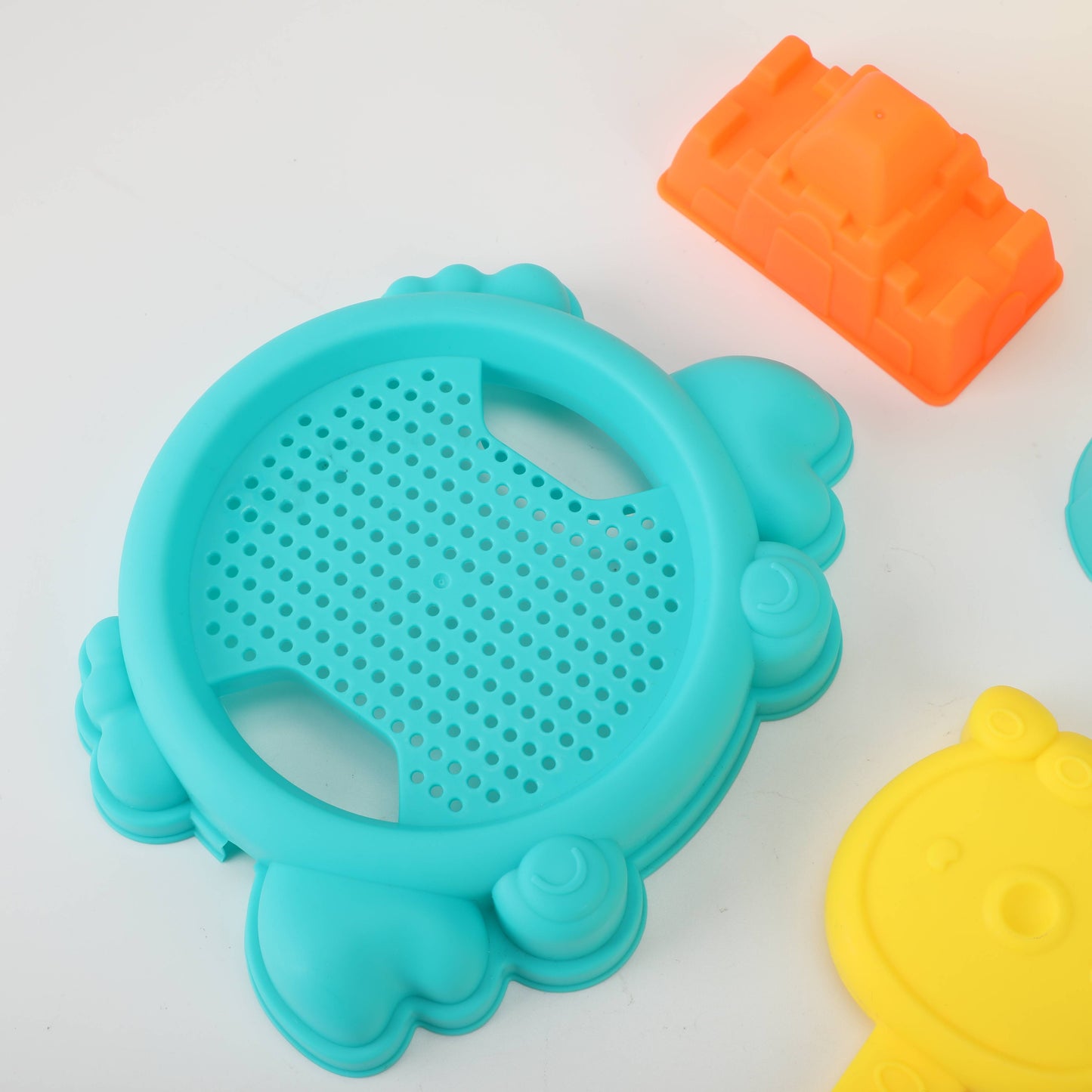 BEACH TOYS