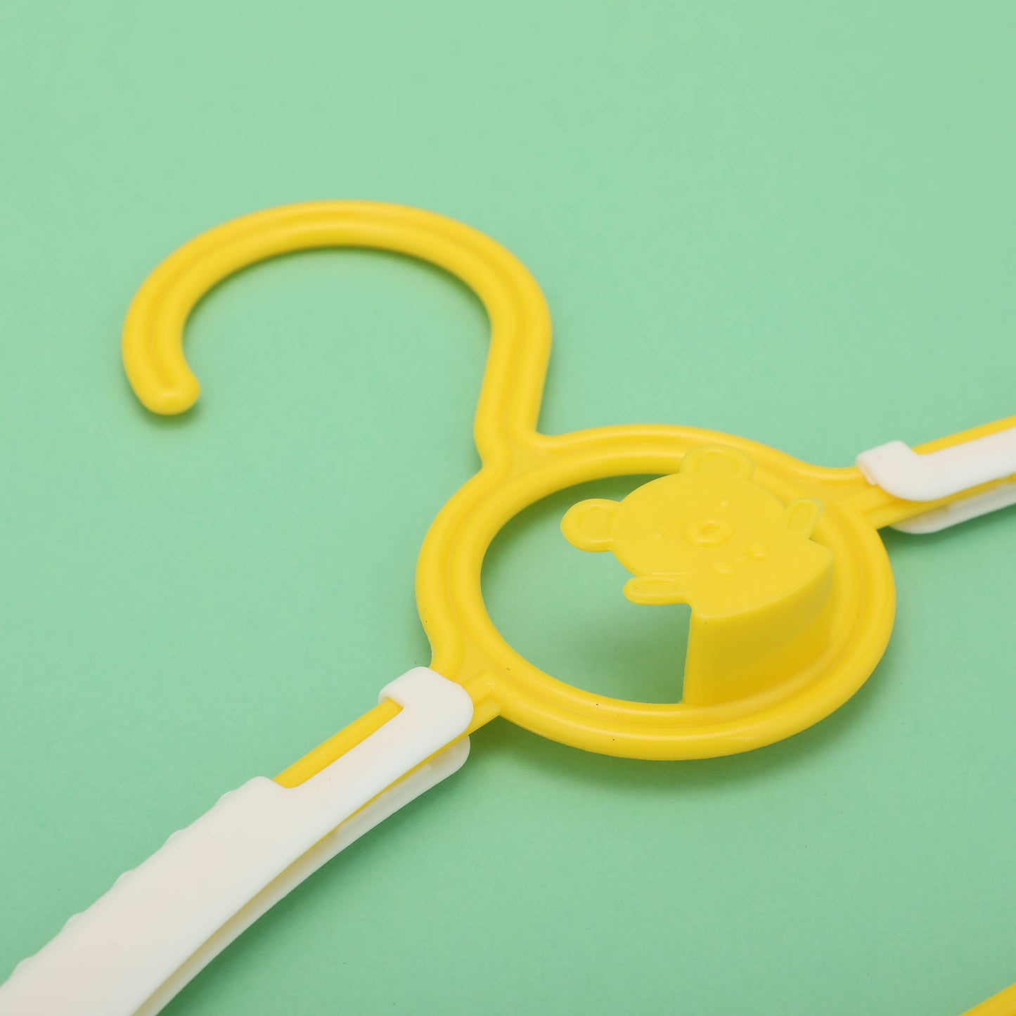Multifunctional Children's Stretchable Clothes Hanger - Yellow