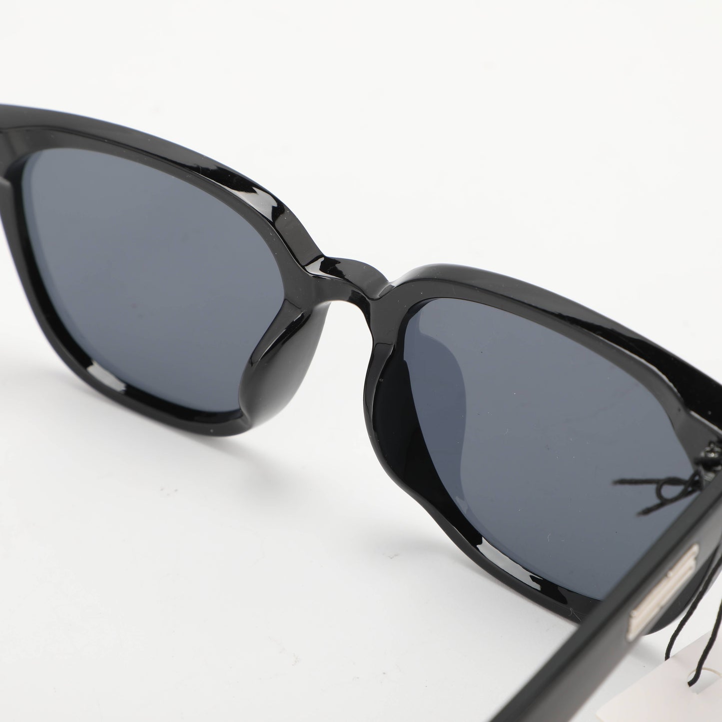 Simple Elegant Womens Sunglasses - Black