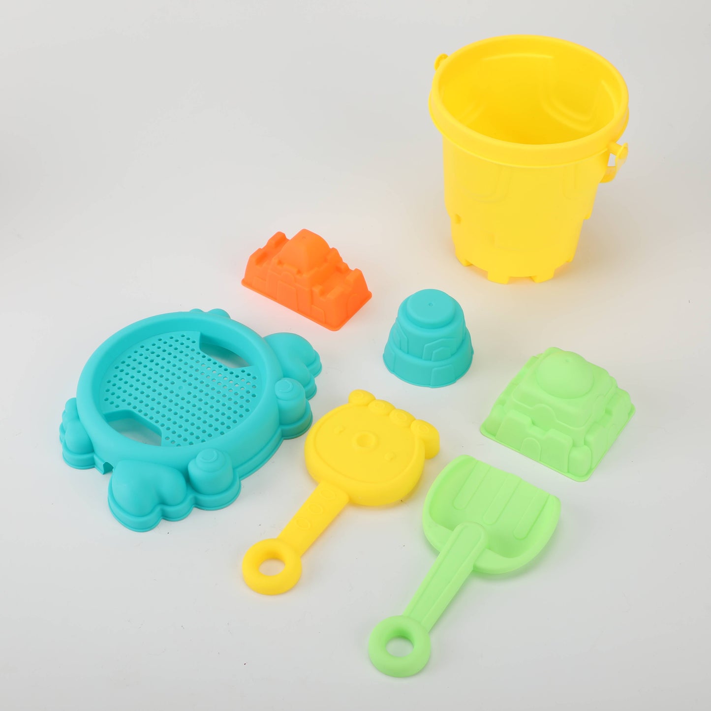 BEACH TOYS