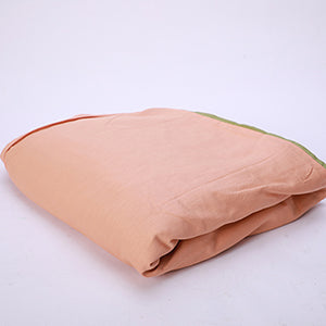 One pair of cotton pillowcases: orange and green